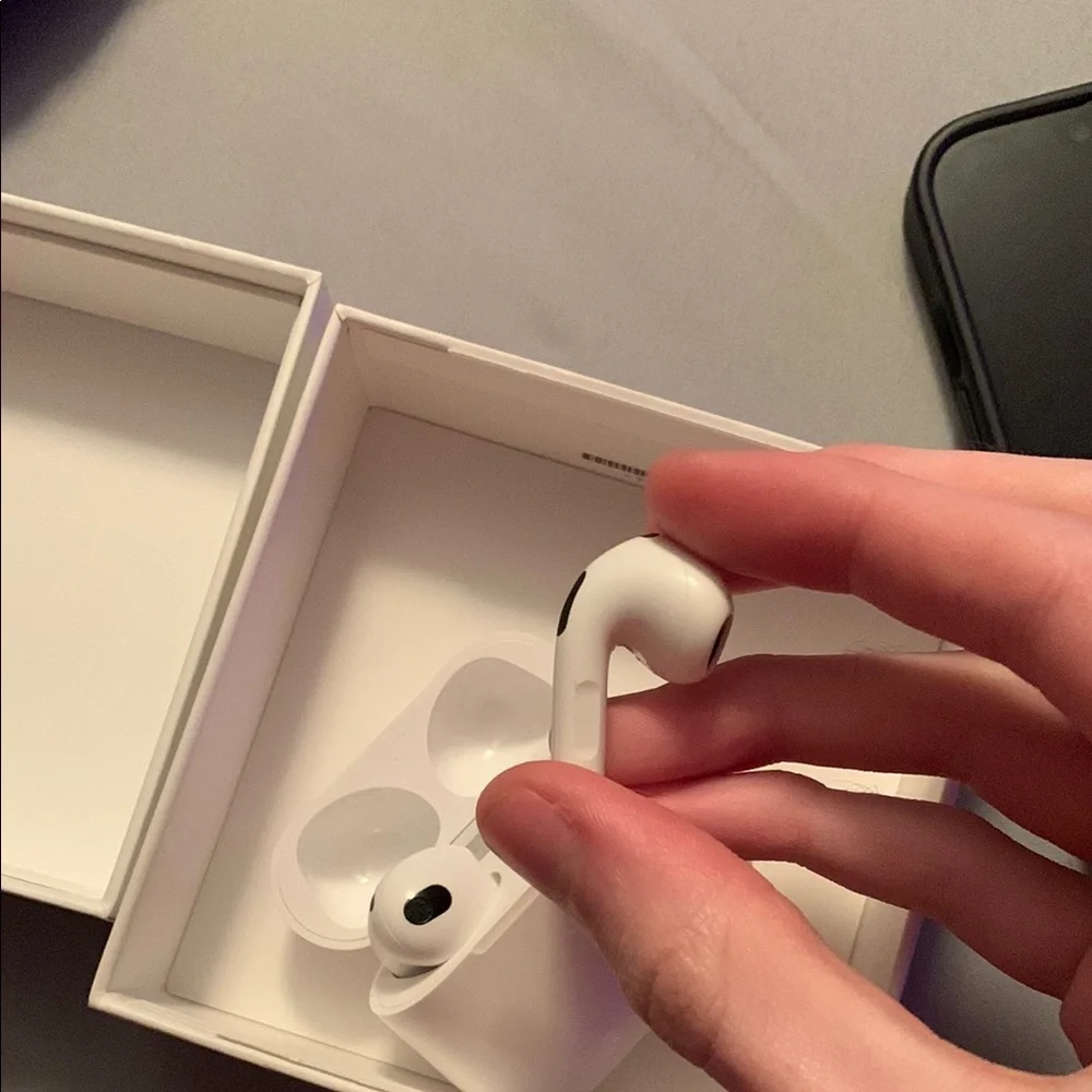 AirPods gen 3 barely worn
